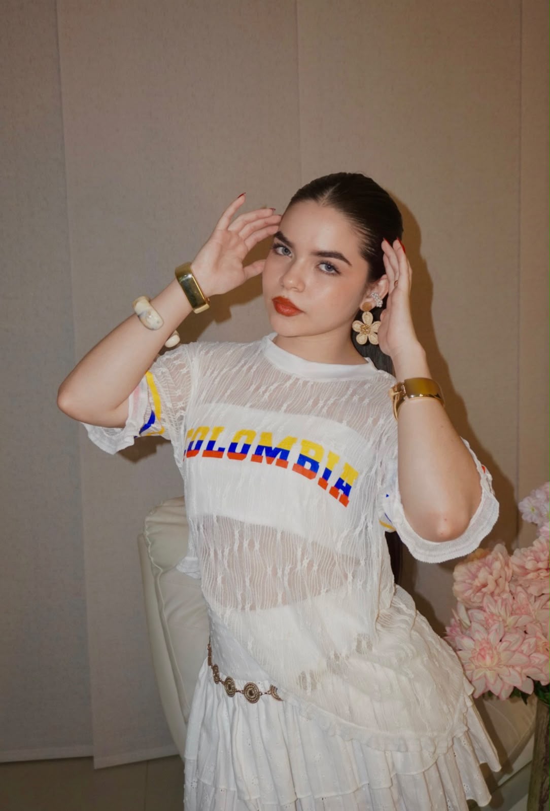 E GIRL WHITE